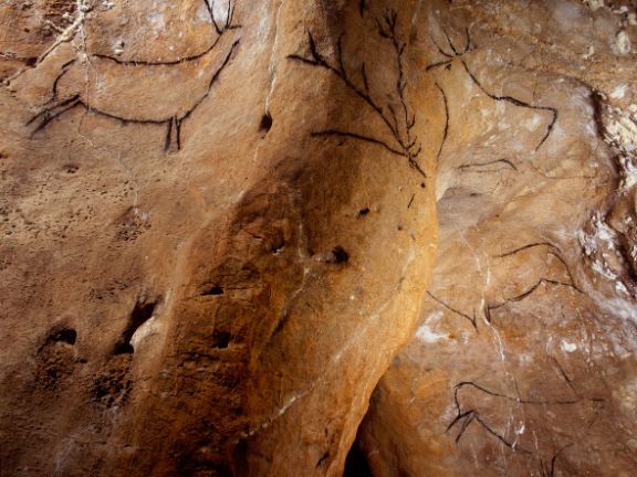 Las Chimeneas Cave