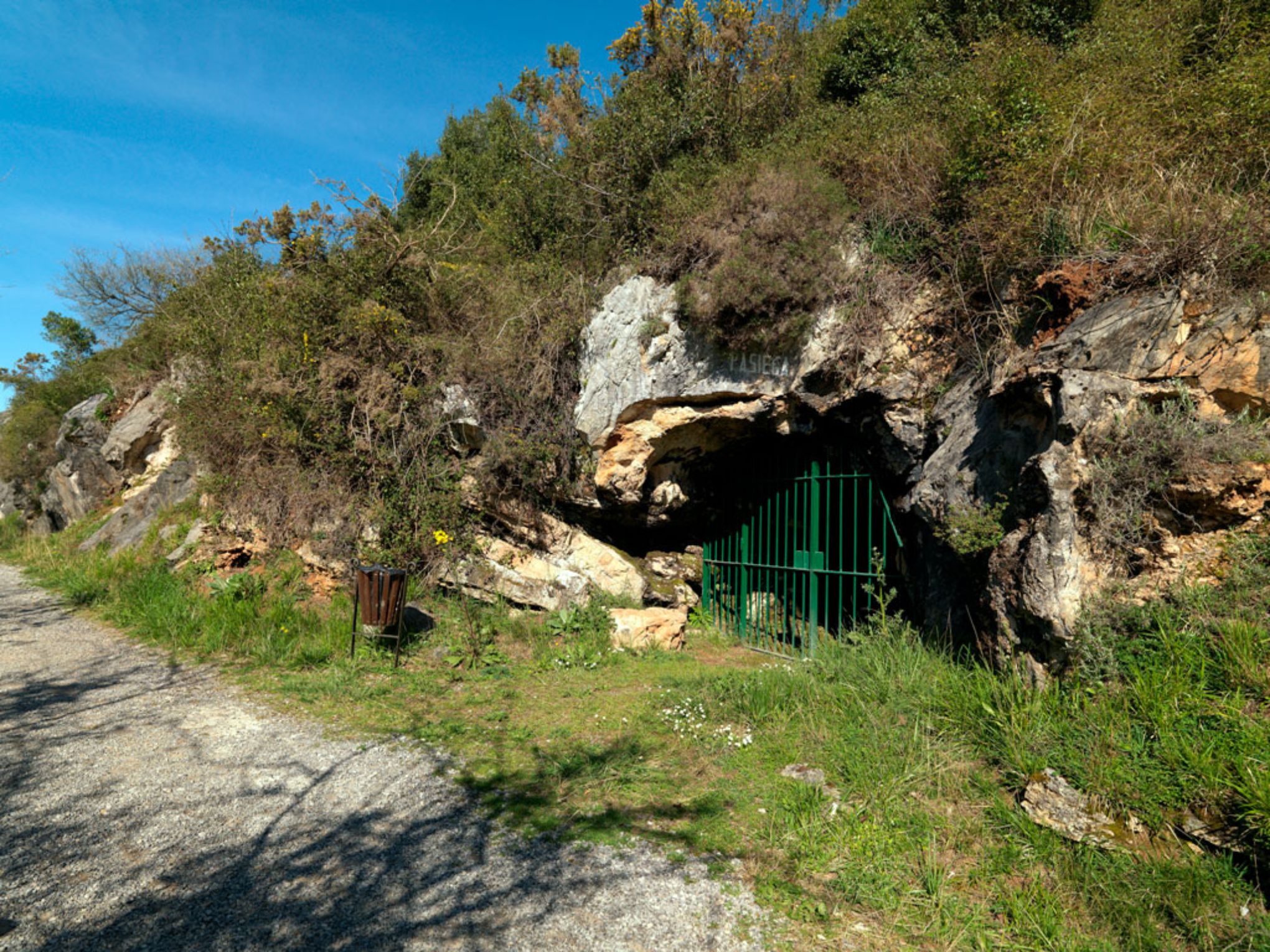 Entrada de la Cueva de La Pasiega